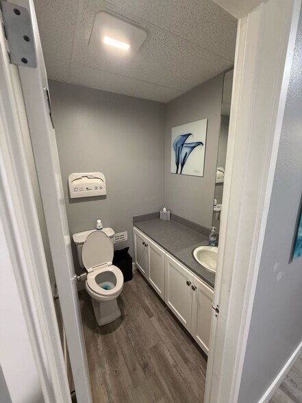 More Photos Of 1920 E Katella Ave, Orange Medical For Lease