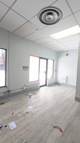 More Photos Of 109 Lotherton Ptway, Toronto Storefront Retail Residential For Lease