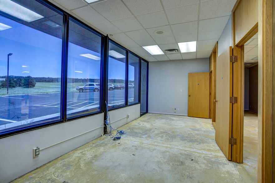 More Photos Of 18950 Base Camp Rd, Monument Office For Lease