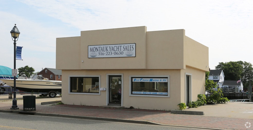 More Photos Of 111 Woodcleft Ave, Freeport Land For Sale