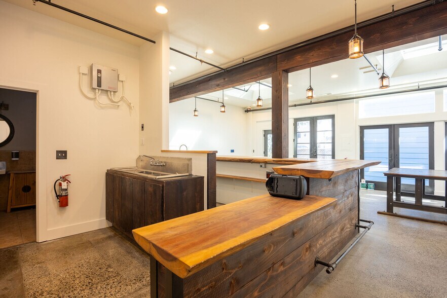 More Photos Of 313-323 Princeton Ave, Half Moon Bay Service For Lease