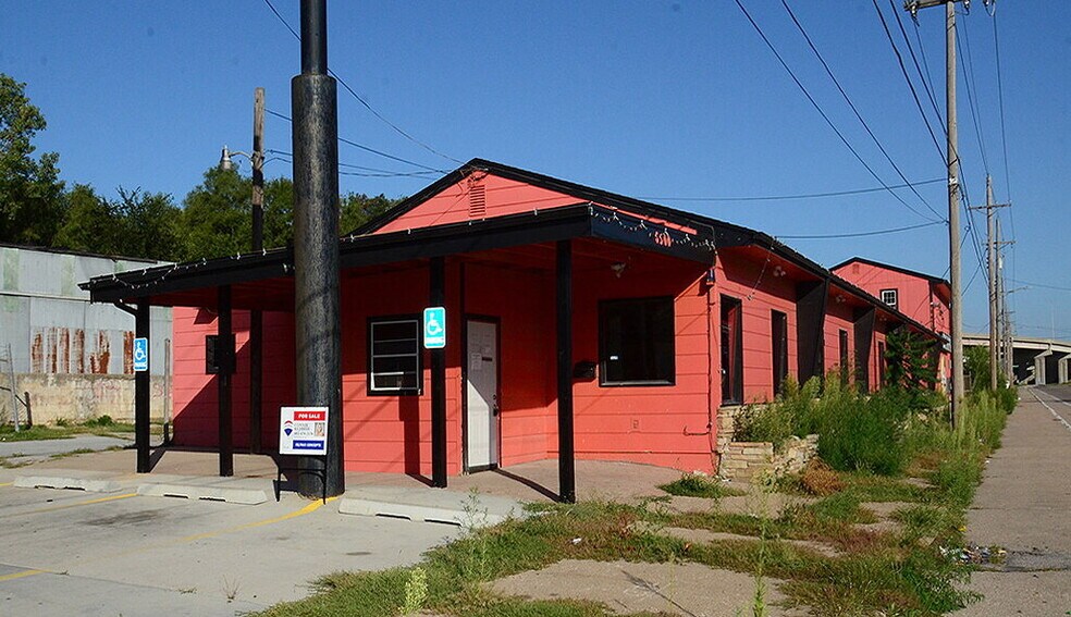 More Photos Of 6500 Railroad Ave, Omaha Restaurant For Lease