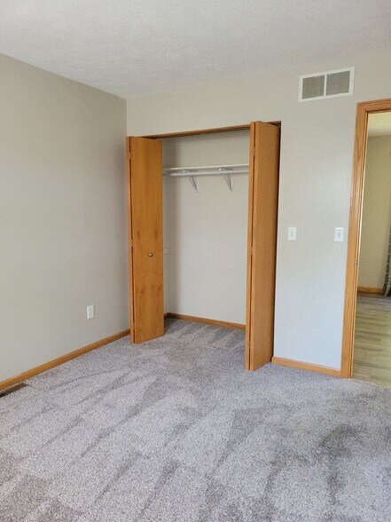 More Photos Of 547 Ridge Ave NE, New Philadelphia Apartments For Sale