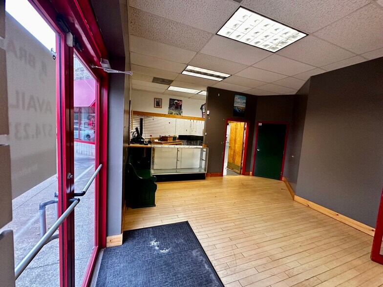 More Photos Of 3602 Grape Rd, Mishawaka Storefront For Lease