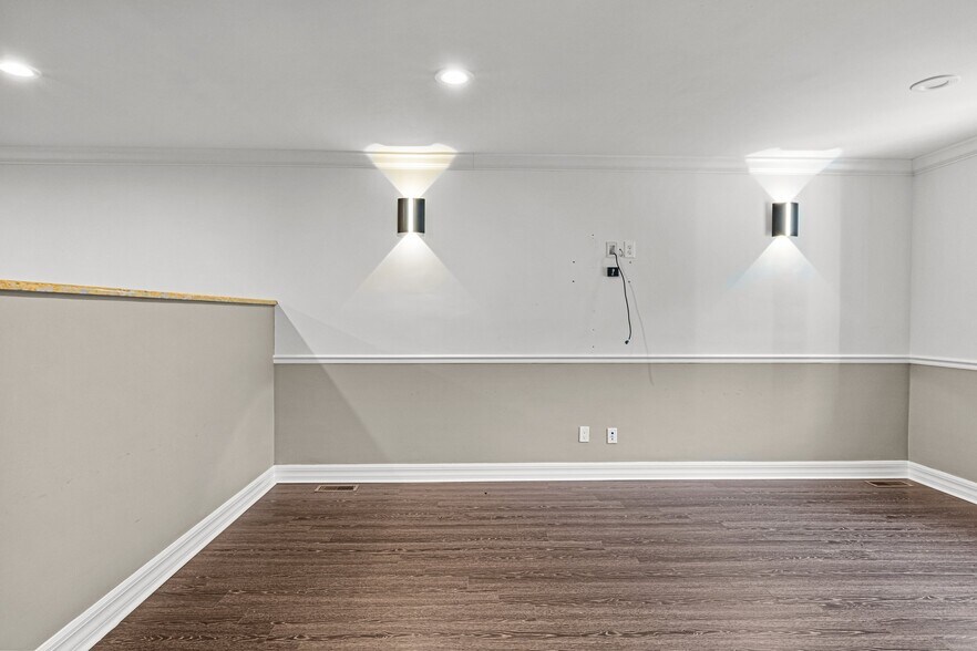 More Photos Of 352 Monmouth Rd, Millstone Township Office For Lease