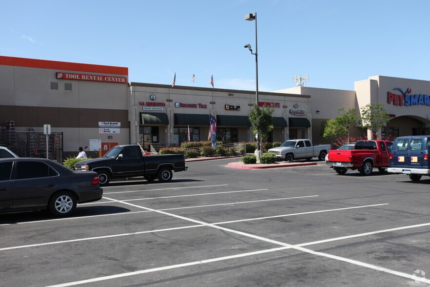 Primary Photo Of 1435 W Craig Rd, North Las Vegas General Retail For Lease