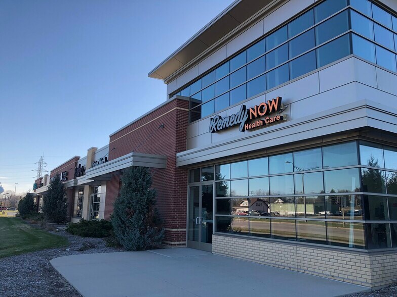 More Photos Of 7003 S Howell Ave, Oak Creek Freestanding For Lease