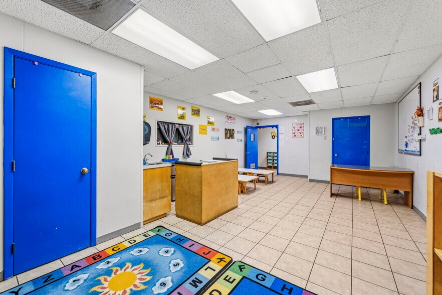 More Photos Of 16737 Sprawling Oaks Dr, Conroe Daycare Center For Sale