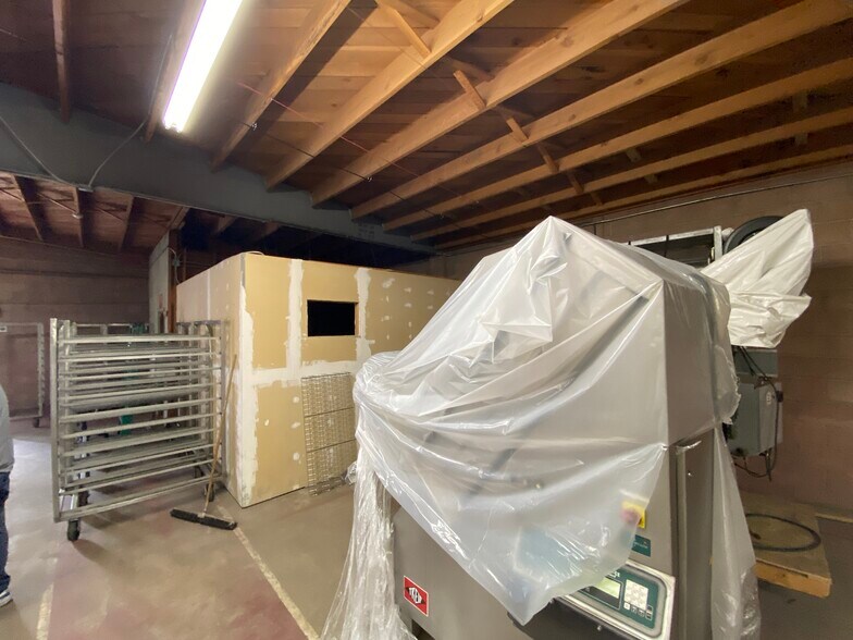 More Photos Of 44820 Yucca Ave, Lancaster Warehouse For Sale