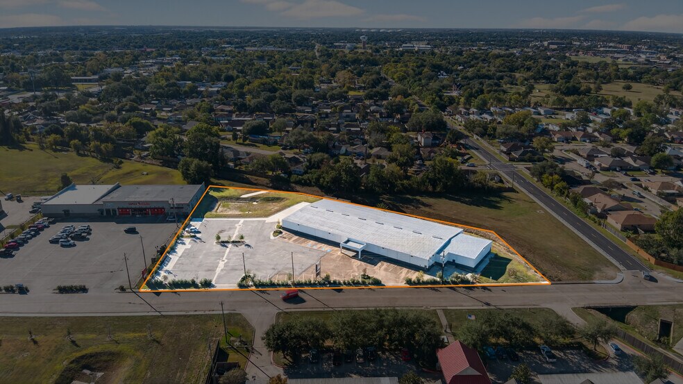 More Photos Of 2606 Cherry Brook Ln, Pasadena Warehouse For Sale