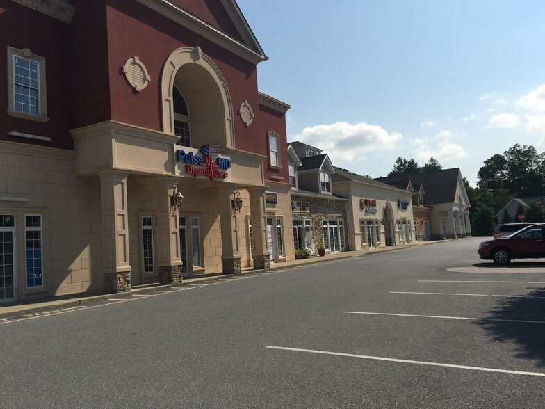 More Photos Of 900 NY 376, Wappingers Falls Freestanding For Lease