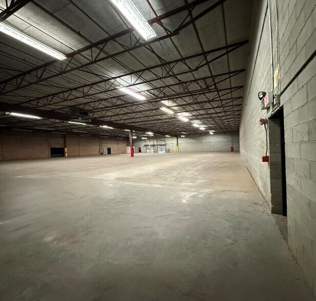 More Photos Of 231 E 13th St, Waynesboro Distribution For Lease