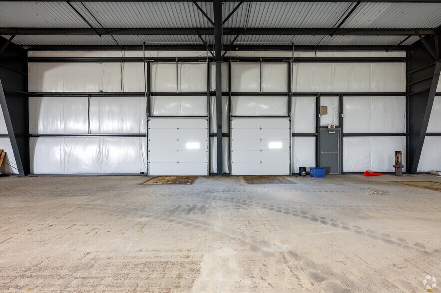 More Photos Of 800 Industrial Dr, Franklin Warehouse For Sale