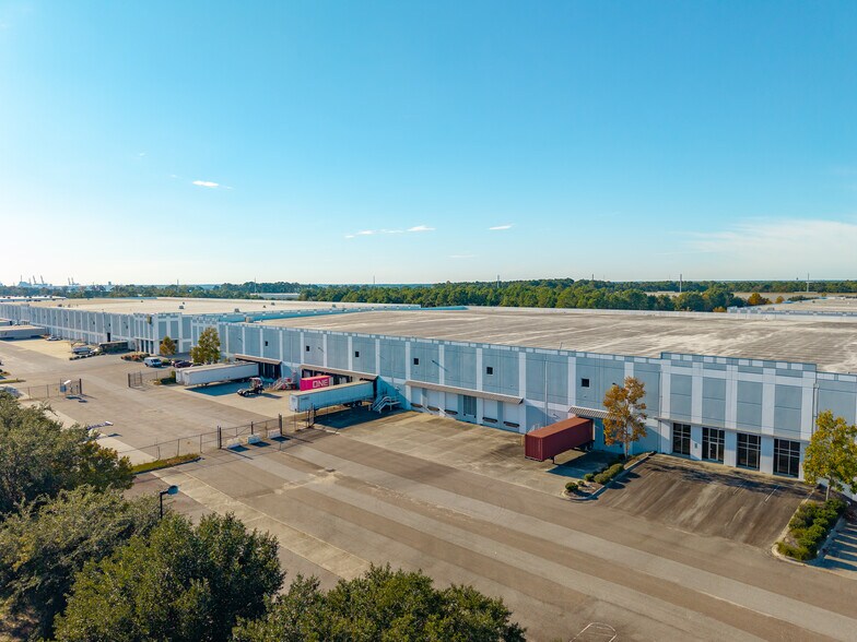 More Photos Of 1980 Technology Dr, Charleston Distribution For Lease