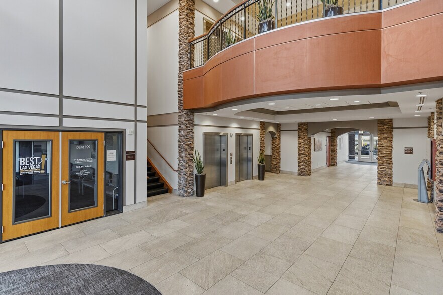 More Photos Of 861 Coronado Center Dr, Henderson Medical For Lease