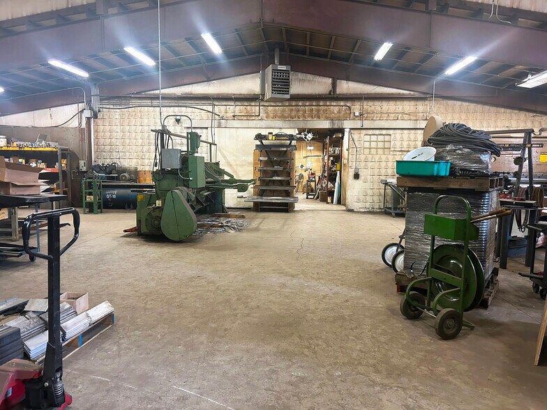 More Photos Of 5281 Lincoln St, Denver Manufacturing For Lease