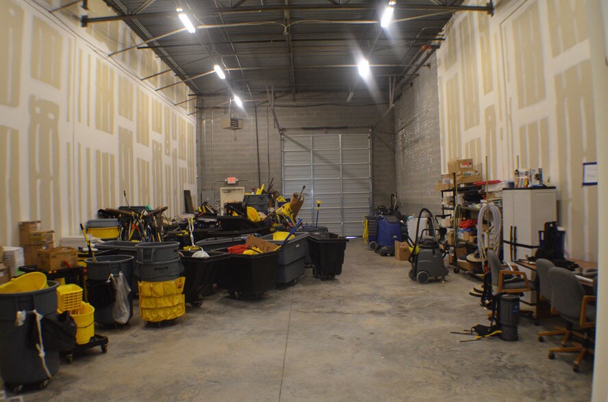 More Photos Of 3120 Latrobe Dr, Charlotte Showroom For Lease