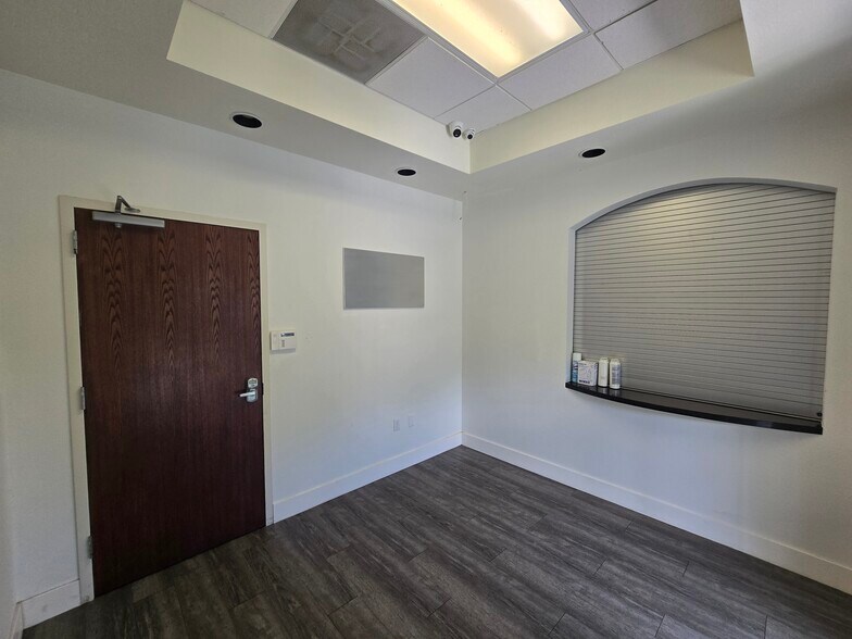 More Photos Of 1351 Sawgrass Corporate Pky, Sunrise Loft Creative Space For Lease