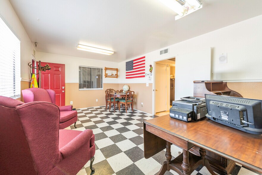 More Photos Of 1247 S Buena Vista St, San Jacinto Warehouse For Sale