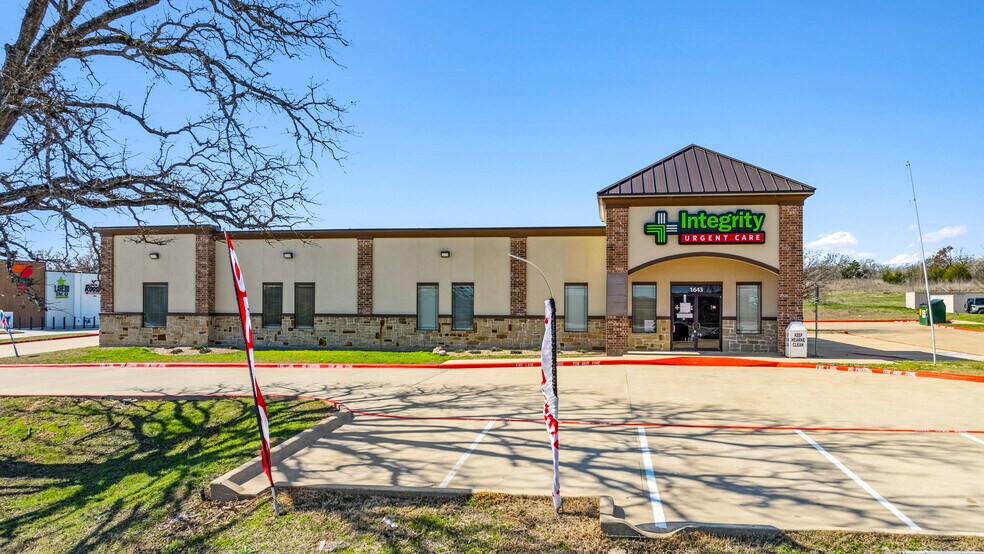 More Photos Of 1643 N Market St, Hearne Healthcare For Sale