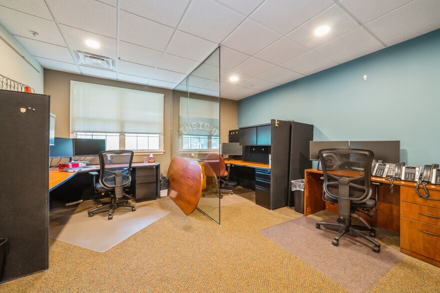 More Photos Of 54 Friends Ln, Newtown Office For Sale