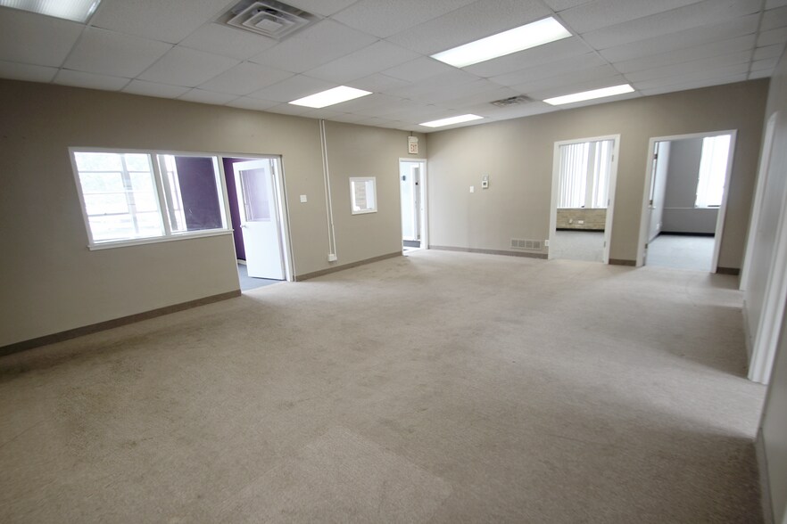 More Photos Of 1511 Brookpark Rd, Cleveland Office For Lease