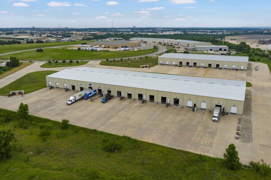 More Photos Of 1000 Schroeder Dr, Waco Warehouse For Lease