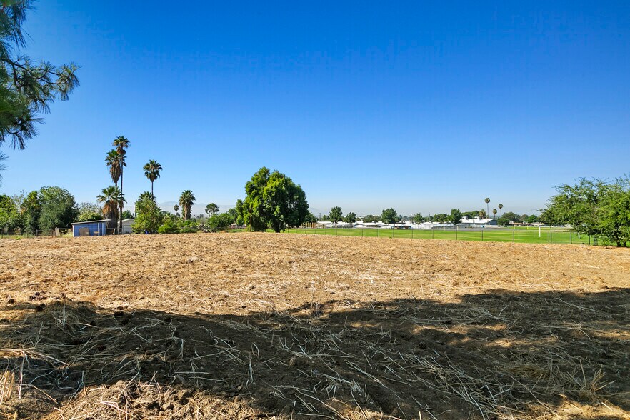 More Photos Of 7070 Palm Ave, Highland Specialty For Sale