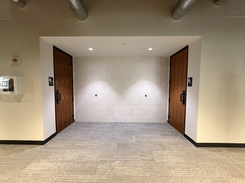 More Photos Of 1000 Jackson St, Dubuque Office For Lease