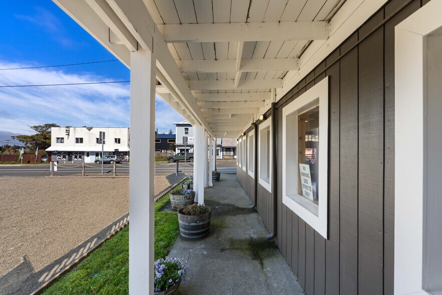 More Photos Of 267 W Sixth St, Port Orford Storefront Retail Residential For Sale