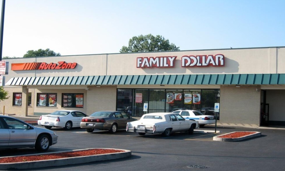 More Photos Of 66 E 103rd St, Chicago General Retail For Sale