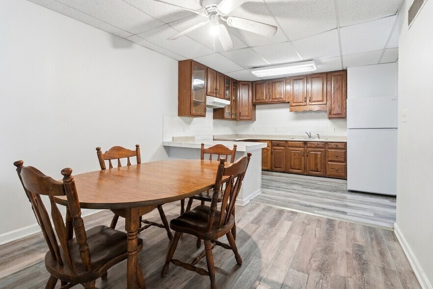 More Photos Of 16708 Frederick Rd, Mount Airy General Retail For Sale