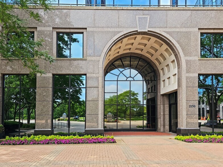 More Photos Of 2150 E Lake Cook Rd, Buffalo Grove Office For Lease