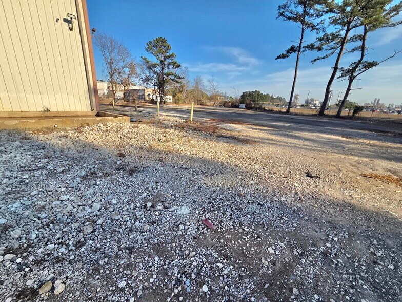 More Photos Of 1740 Callahan Rd, Longview Warehouse For Lease