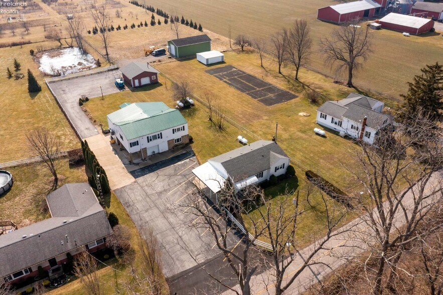 More Photos Of 5414 Homegardner Rd, Castalia Apartments For Sale