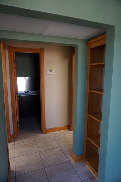 More Photos Of 902 Kck Way, Cedar Hill Distribution For Sale