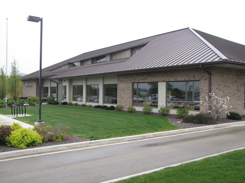 More Photos Of 2301 W Bradley Ave, Champaign Office For Lease