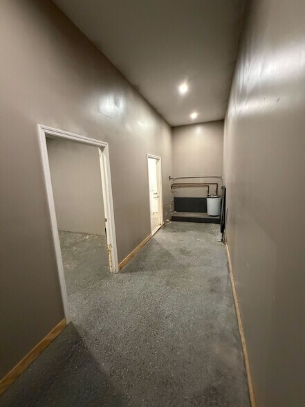 More Photos Of 231-02 Merrick Blvd, Springfield Gardens General Retail For Lease