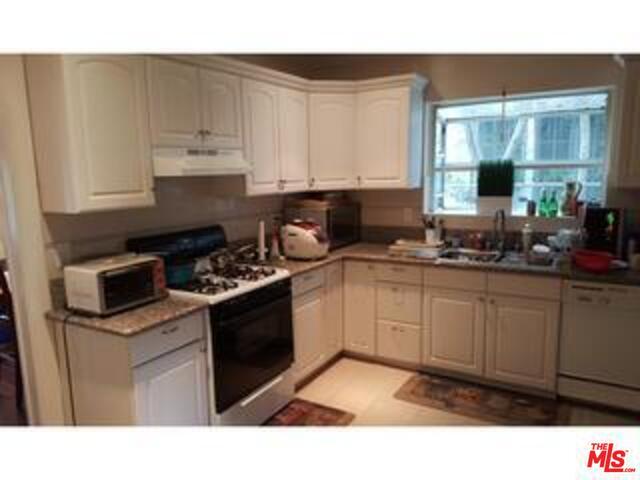 More Photos Of 1212 S Tremaine Ave, Los Angeles Apartments For Sale