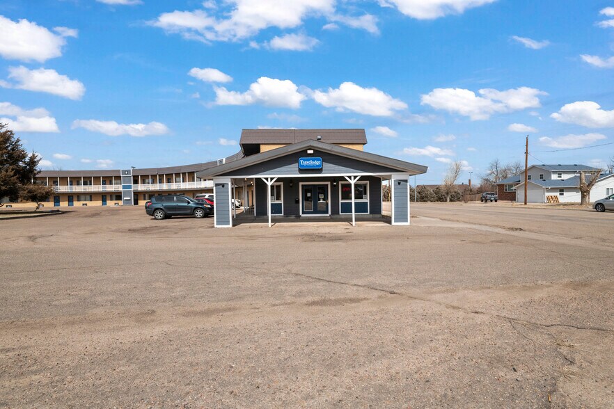 More Photos Of 700 Colorado Ave, Stratton Hotel For Sale