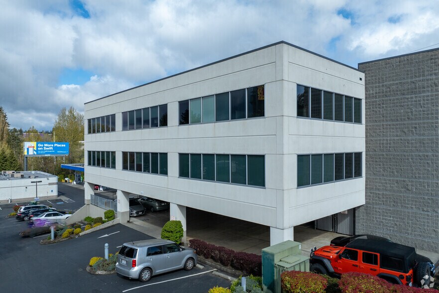 More Photos Of 2122 164th St SW, Lynnwood Office For Sale