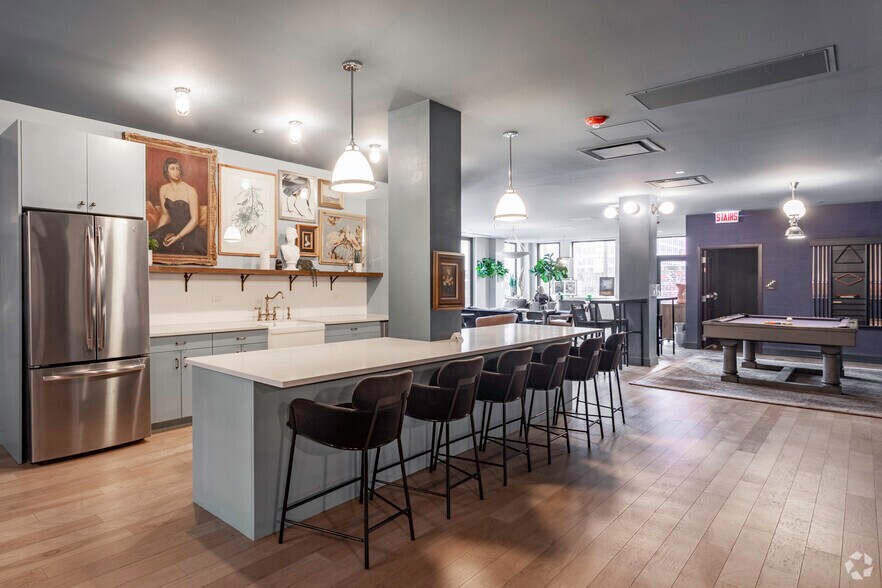 More Photos Of 30 E Adams St, Chicago Apartments For Lease