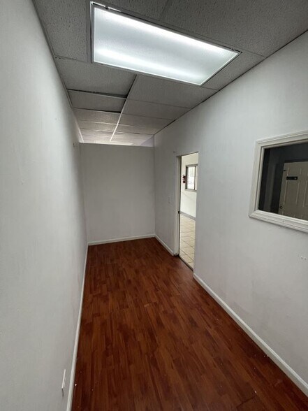 More Photos Of 6450 Bellingham Ave, North Hollywood Storefront Retail Office For Lease