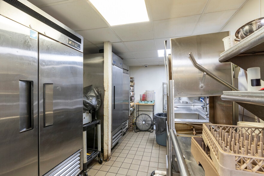 More Photos Of 33350 County Road 3, Crosslake Restaurant For Sale