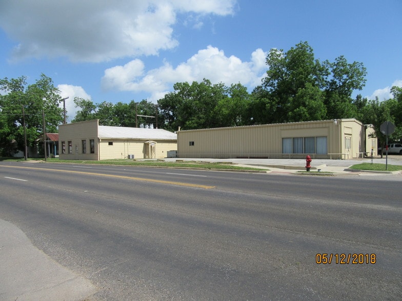 Primary Photo Of 205 NE Loop 230, Smithville Warehouse For Lease
