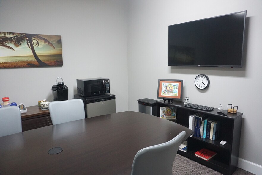 More Photos Of 3298 Summit, Pensacola Office For Lease