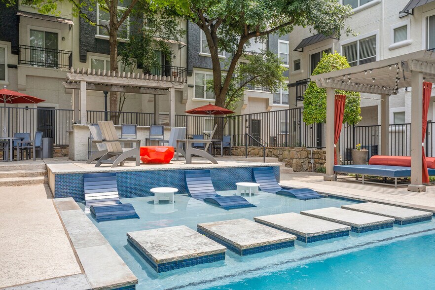 More Photos Of 7927 Forest Ln, Dallas Apartments For Lease