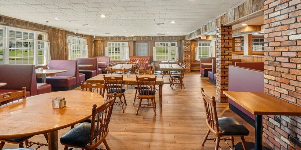 More Photos Of 650 N Main St, Sheffield Restaurant For Sale