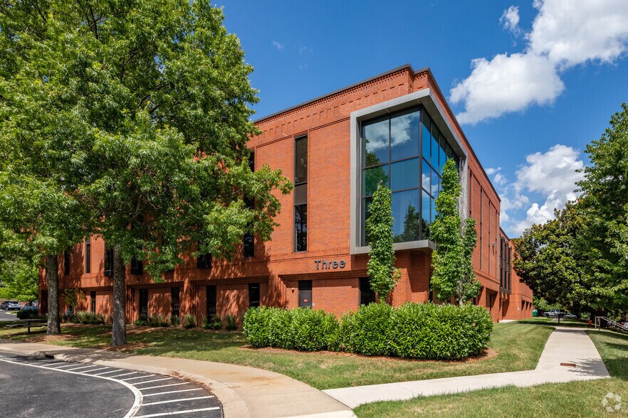More Photos Of 3 Maryland Farms, Brentwood Office For Lease
