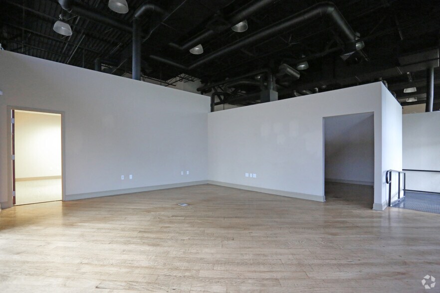 More Photos Of 1610 W International Speedway Blvd, Daytona Beach Medical For Sale